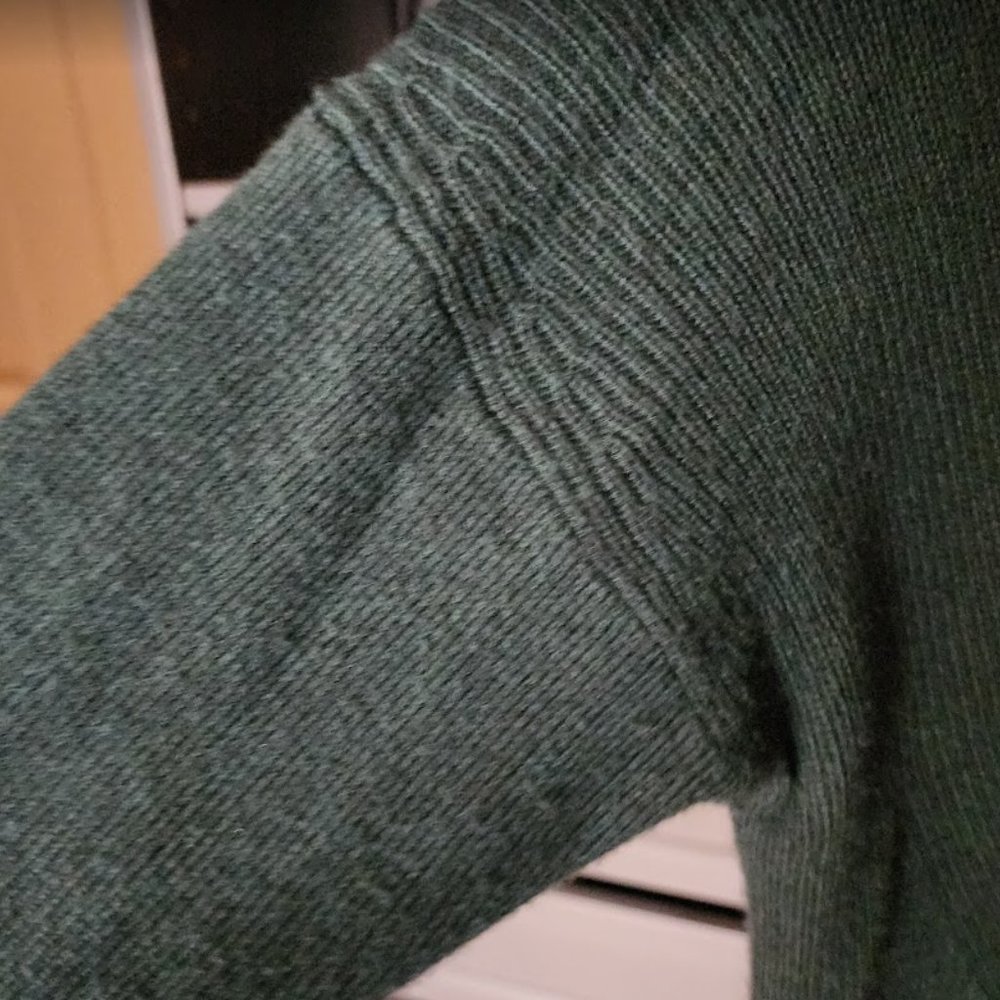 White House Black Market Dark Green V-Neck Ribbed Tunic Cashmere Sweater - Picture 5 of 6